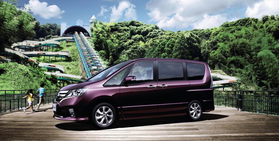  Nissan Serena 2011 года  (фото 26 из 37)